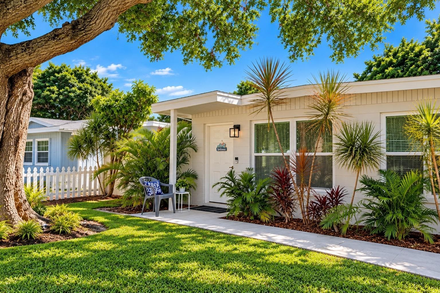 Welcoming front entry with updated fiberglass front door. - 8514 93RD AVE, SEMINOLE