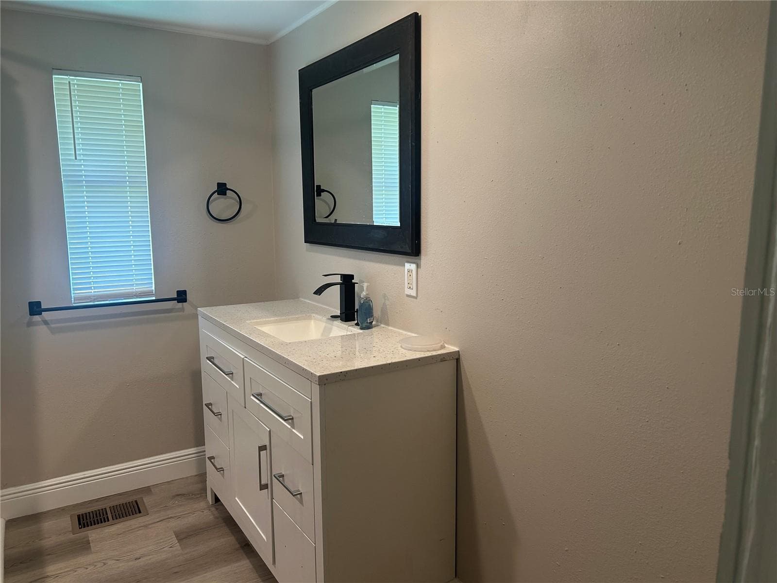 Manufactured Home at 14810 THOMPSON AVE, HUDSON, photo 12 of 19