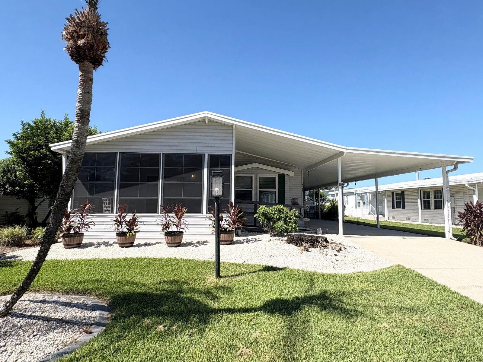 Manufactured Home at 809 STARBOARD AVE, EDGEWATER, photo 4 of 53