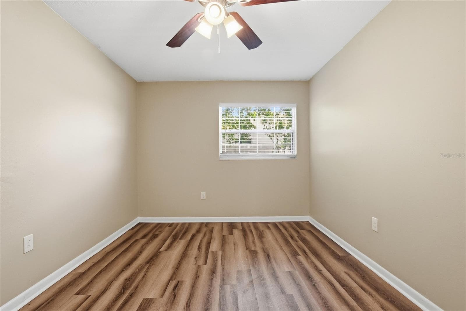 Single Family Residence at 1317 BRAEBURY DR, LEESBURG, photo 13 of 30
