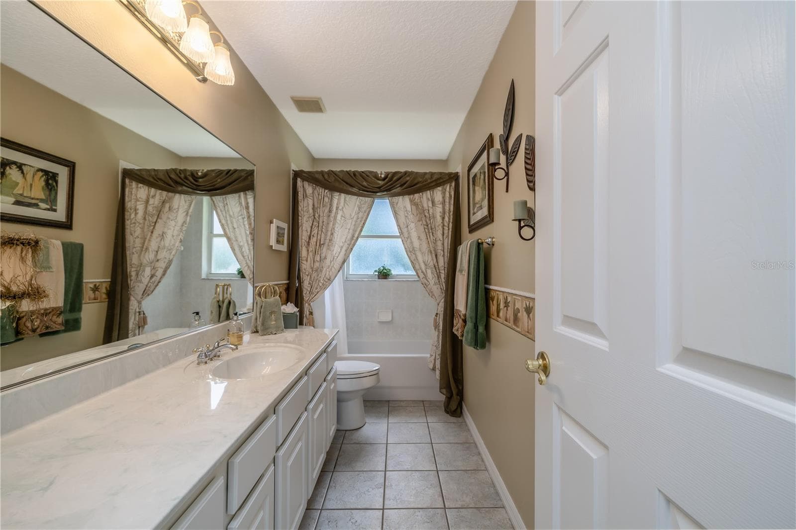 Guest Bathroom - 3626 MALLOW DR, ORMOND BEACH