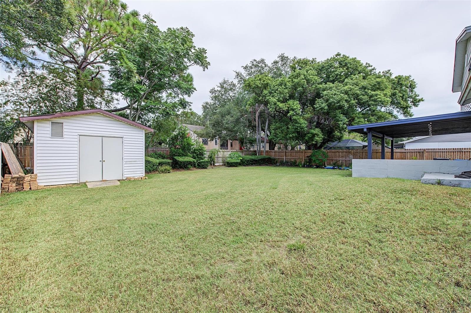 Single Family Residence at 8239 VASSAR CIR, TAMPA, photo 32 of 35
