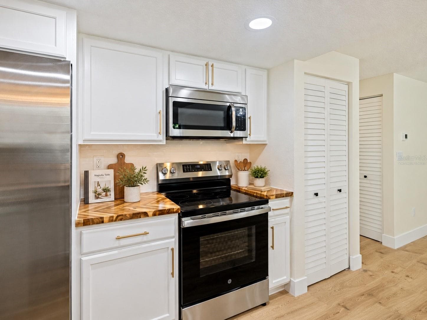 Virtually Staged Image - 1671 CASTLEWOOD LN, PALM HARBOR