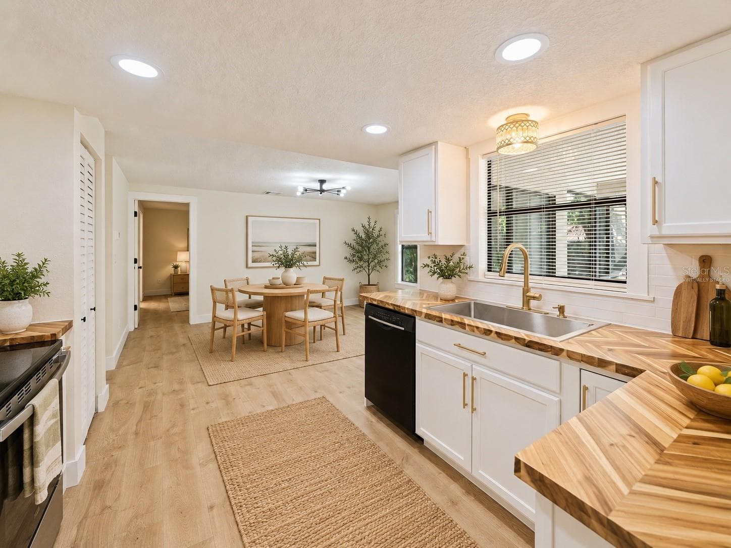 Virtually Staged Image - 1671 CASTLEWOOD LN, PALM HARBOR