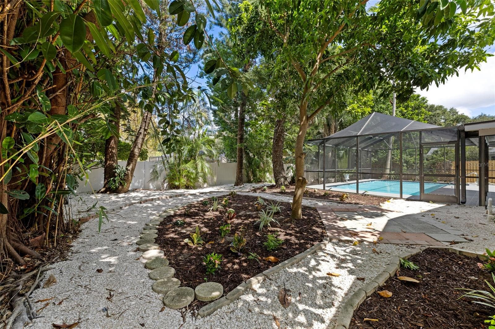 Single Family Residence at 1671 CASTLEWOOD LN, PALM HARBOR, photo 37 of 41