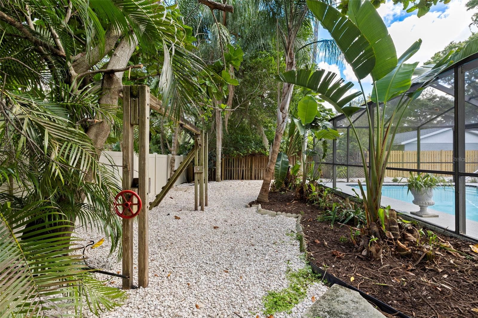 Single Family Residence at 1671 CASTLEWOOD LN, PALM HARBOR, photo 39 of 41