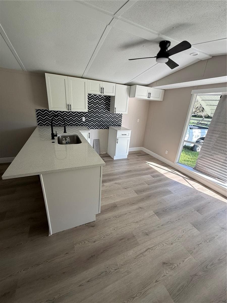 Manufactured Home at 14810 THOMPSON AVE, HUDSON, photo 5 of 19