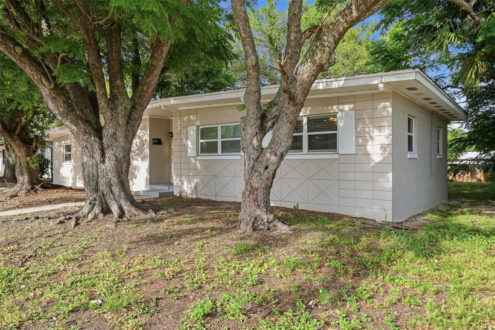Single Family Residence at 2213 N HIAWASSEE RD, ORLANDO, photo 2 of 31
