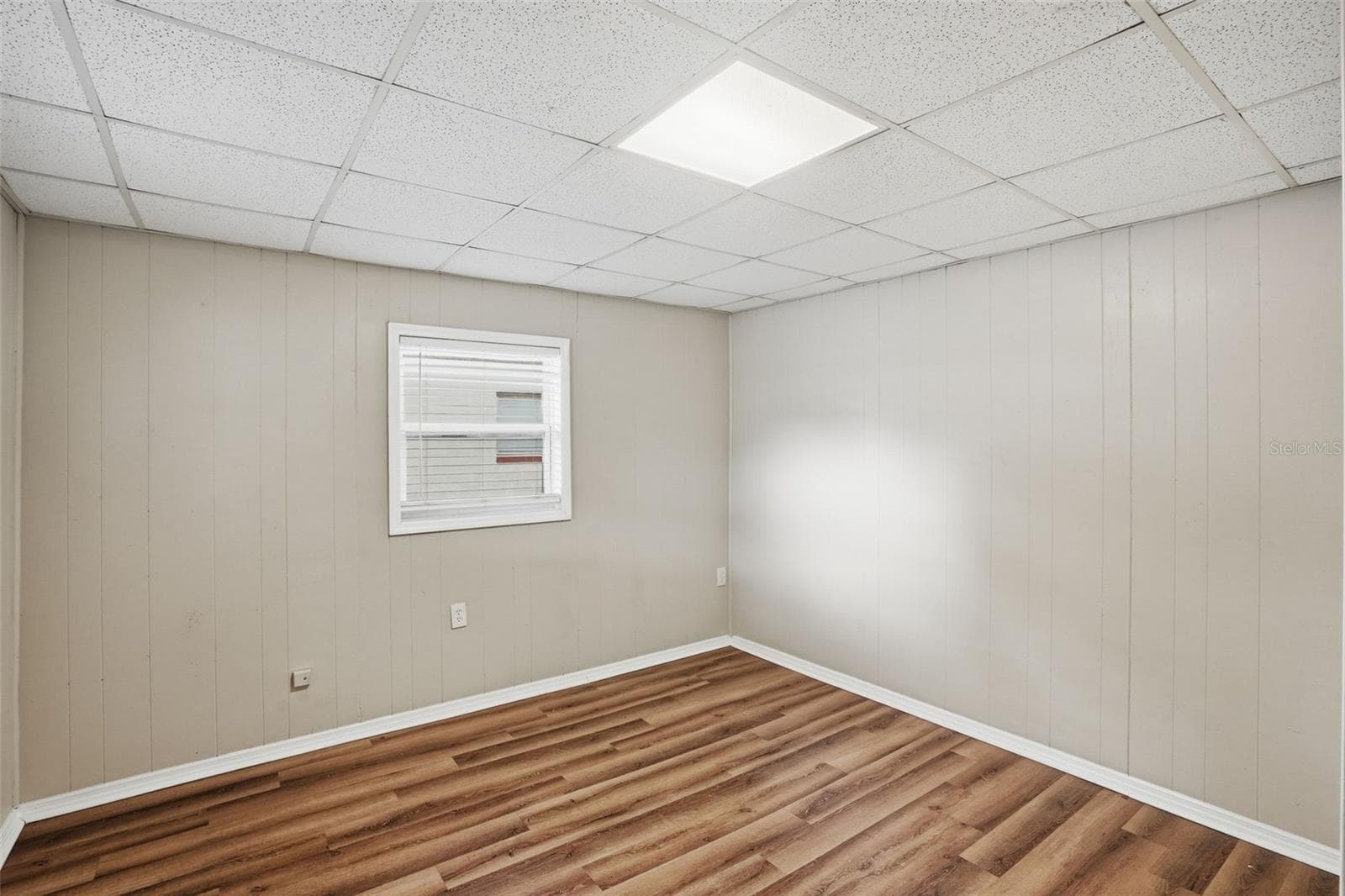 Single Family Residence at 2213 N HIAWASSEE RD, ORLANDO, photo 14 of 31