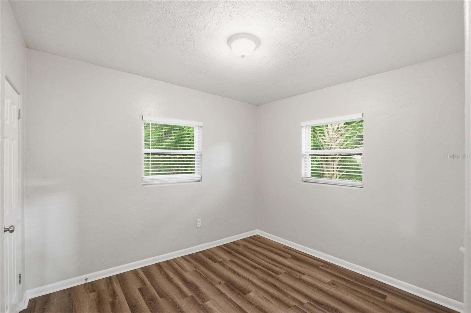 Single Family Residence at 2213 N HIAWASSEE RD, ORLANDO, photo 19 of 31