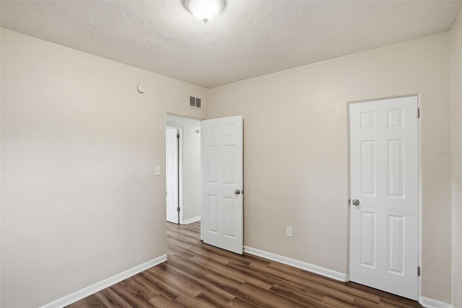 Single Family Residence at 2213 N HIAWASSEE RD, ORLANDO, photo 20 of 31