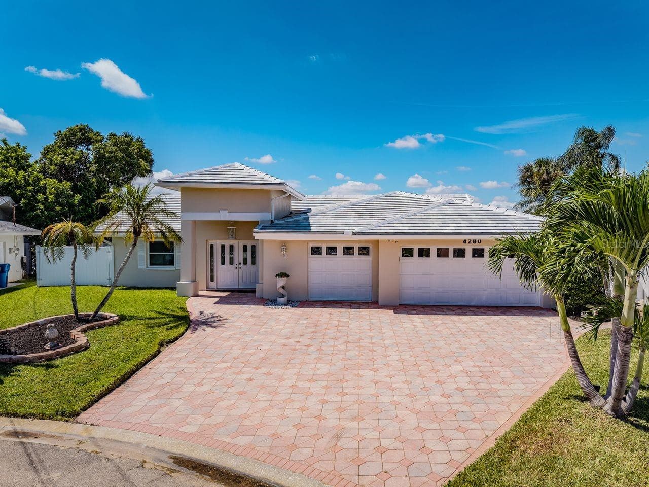 Pretty paver drive highlights this beautiful home - 4280 13TH LN NE, ST PETERSBURG