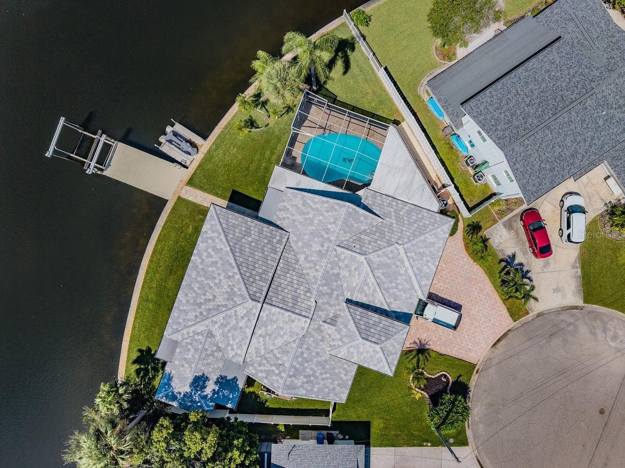 Great footprint! Plenty of room for boat trailer on the south sideyard - 4280 13TH LN NE, ST PETERSBURG