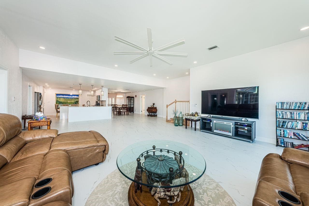 Plenty of space for a seating area and tv area - 4280 13TH LN NE, ST PETERSBURG