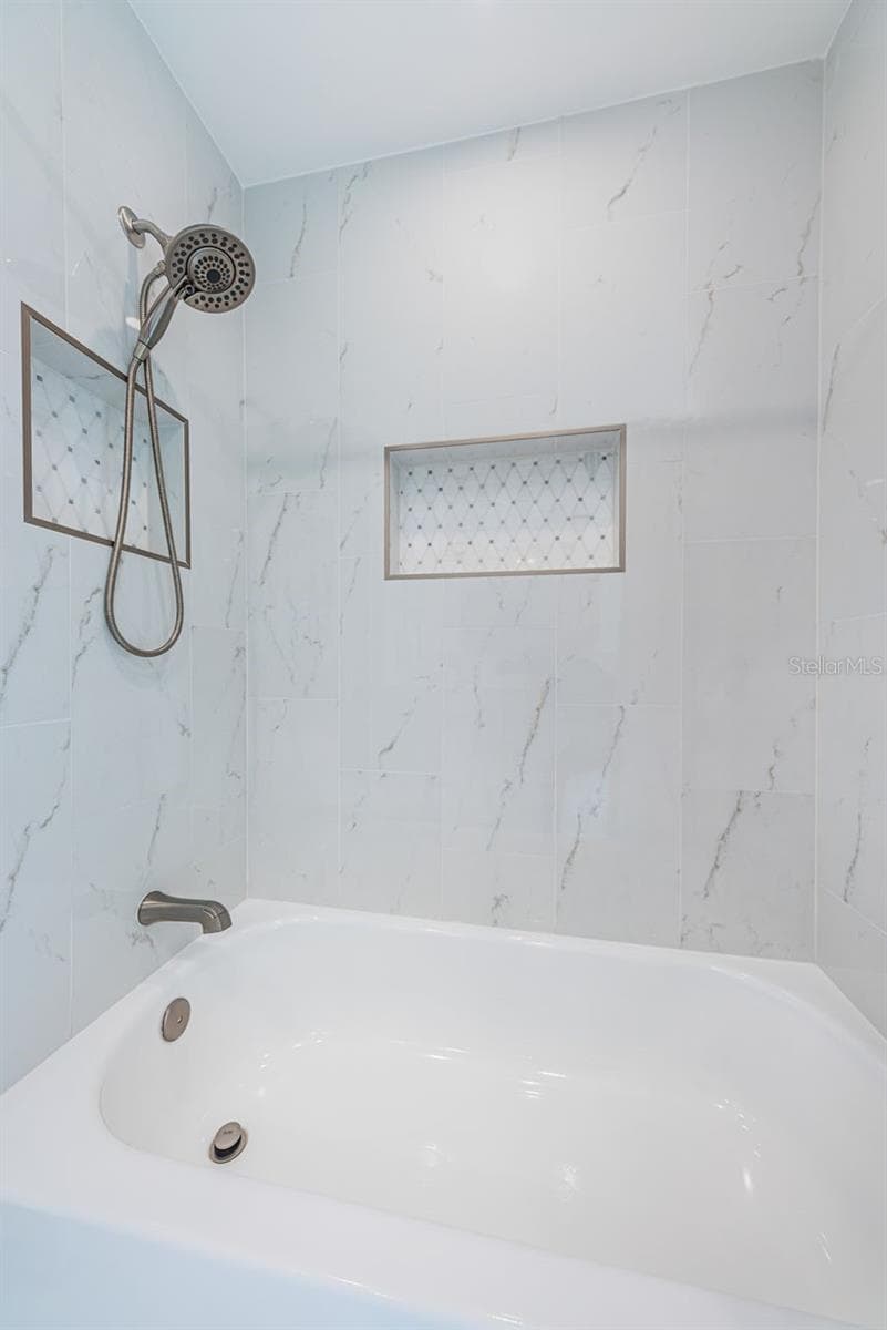 Gorgeous shower and bath option - 4280 13TH LN NE, ST PETERSBURG