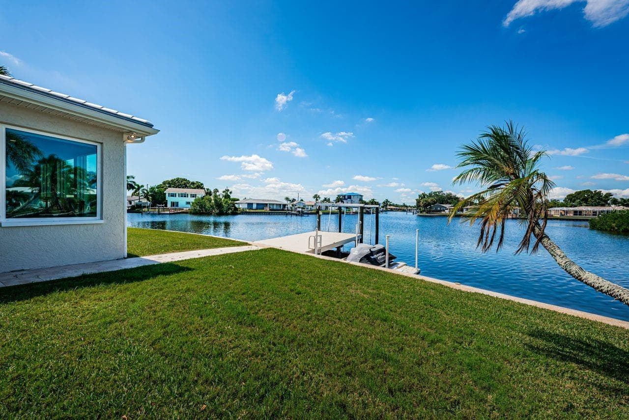 Beautiful wide open water view with dock, hefty boat lift and floating dock - 4280 13TH LN NE, ST PETERSBURG