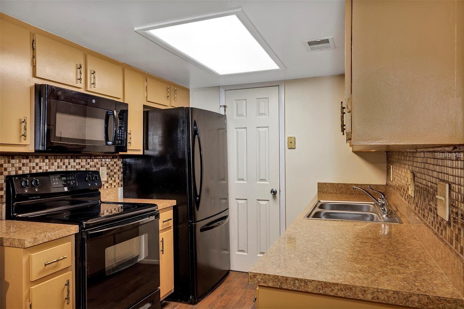 Condominium at 1728 TOWNHALL LN #1728, ORLANDO, photo 8 of 20