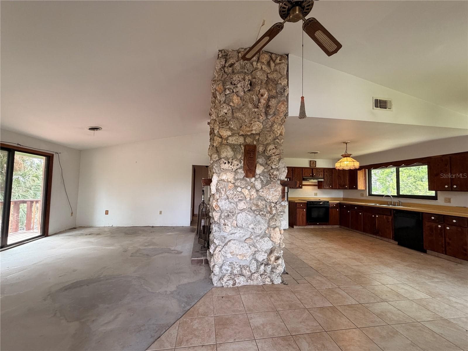 Single Family Residence at 12032 W WATERWOOD DR, CRYSTAL RIVER, photo 15 of 62