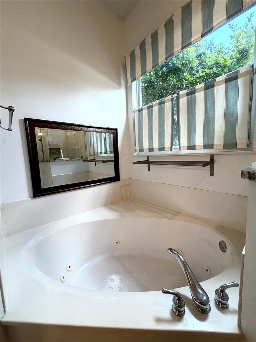 Garden Bath - 2409 TREYMORE DR, ORLANDO