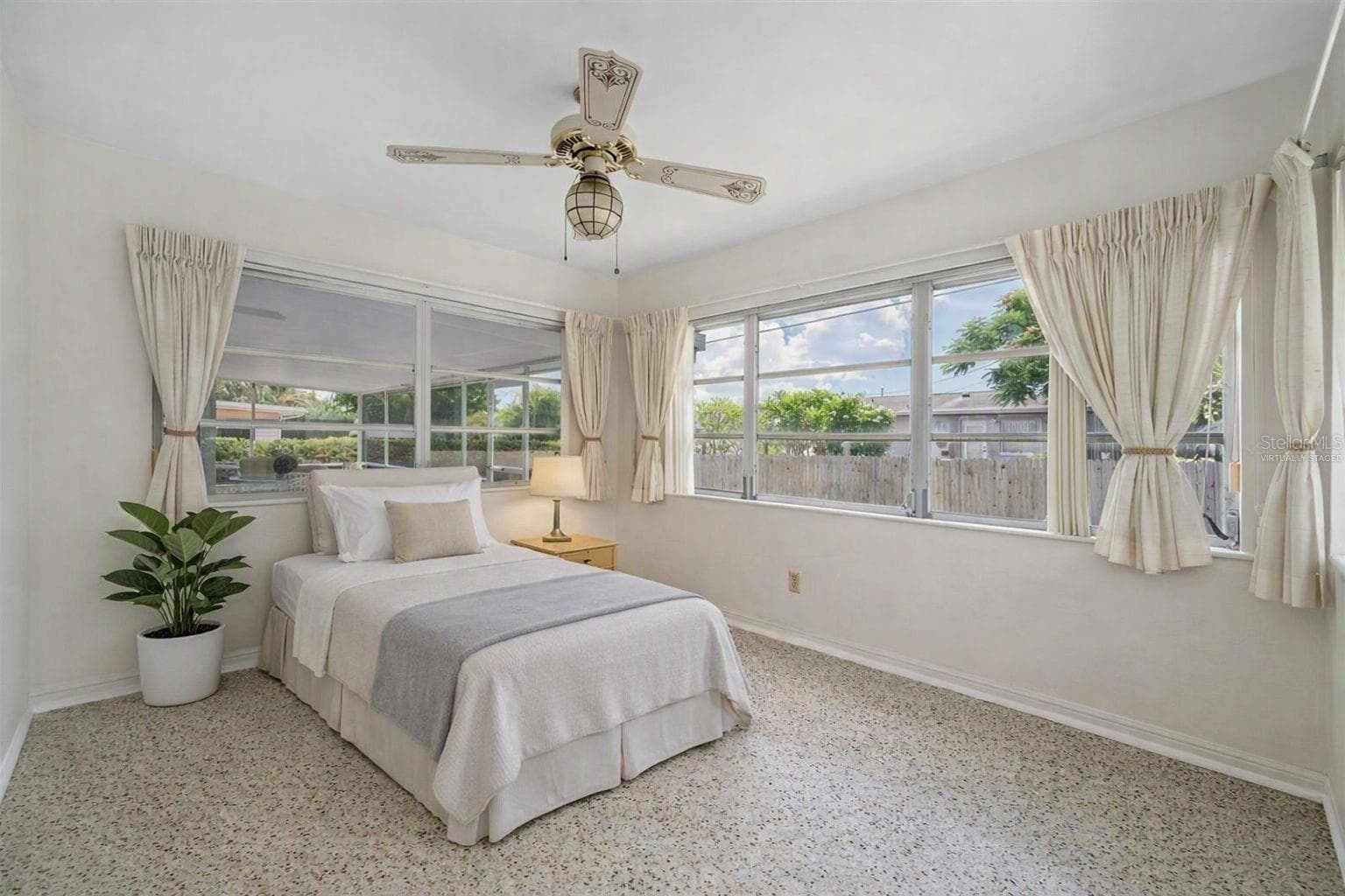 VIRTUALLY STAGED Bonus Room showing POSSIBLE 3rd BEDROOM. - 11450 80TH AVE, SEMINOLE