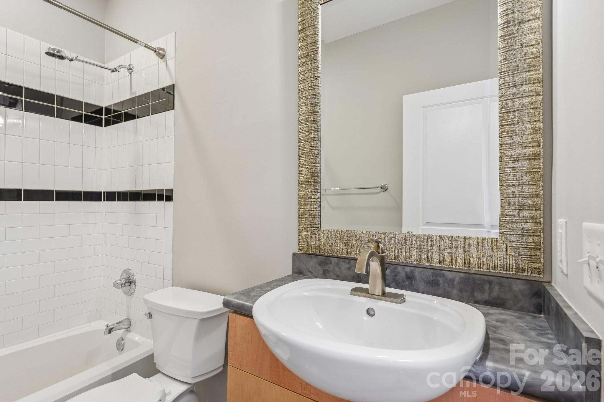 Condominium at 664 Garden District Drive, Charlotte, photo 15 of 47