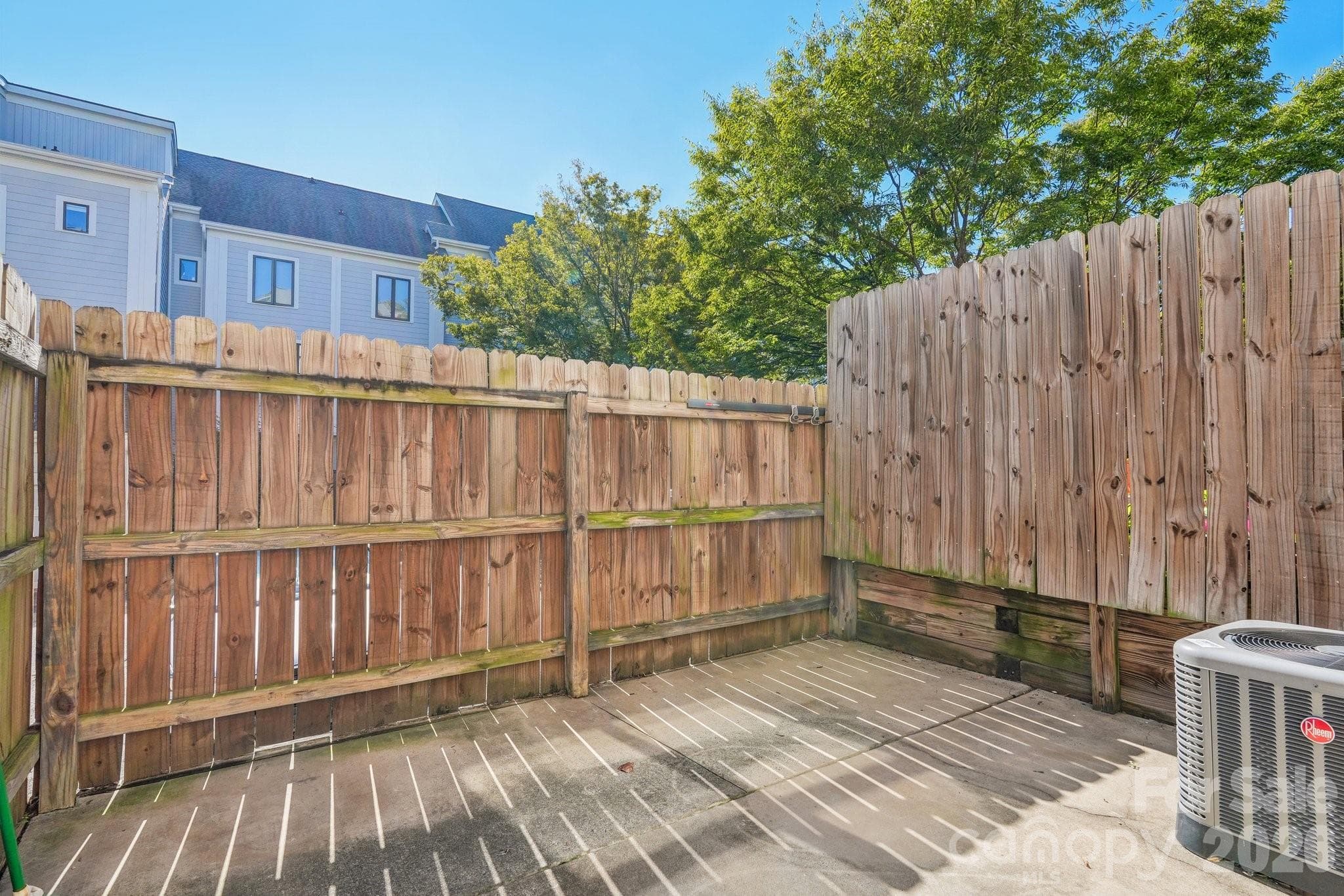 Condominium at 664 Garden District Drive, Charlotte, photo 39 of 47