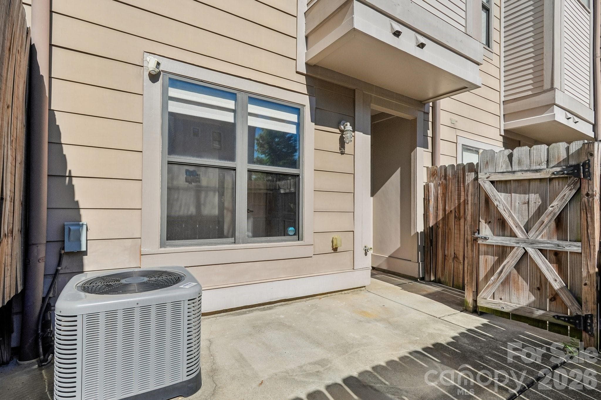Condominium at 664 Garden District Drive, Charlotte, photo 40 of 47