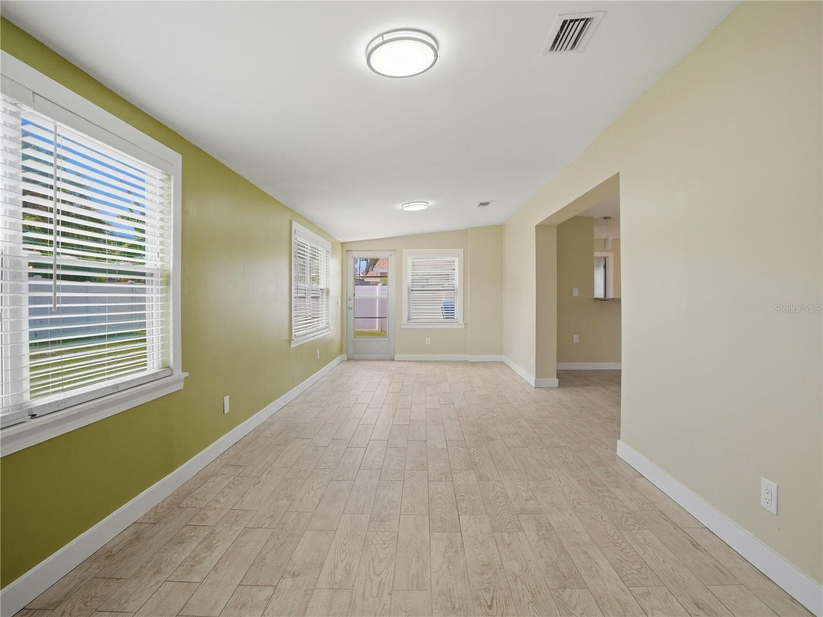 Single Family Residence at 6150 31ST AVE N, ST PETERSBURG, photo 8 of 37