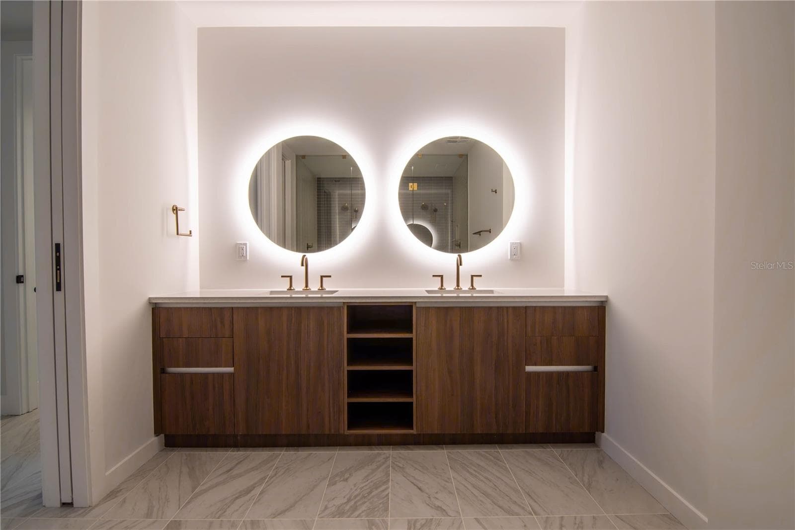 Primary en suite featuring double vanity - 777 3RD AVE N #1503, ST PETERSBURG