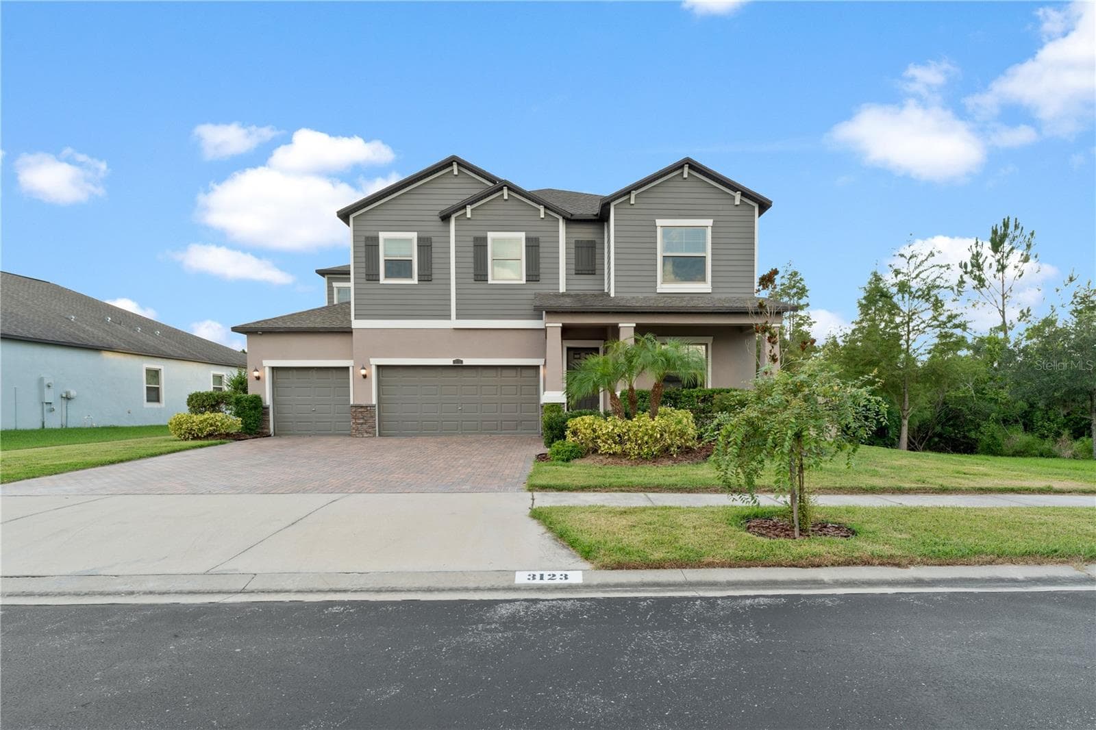 3123 HILLIARD DR