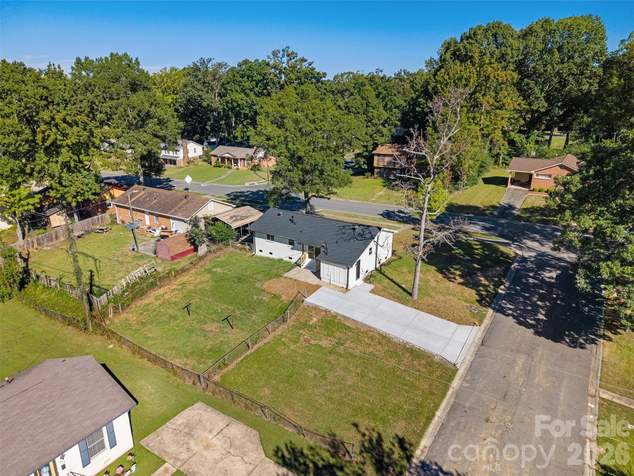 Single Family Residence at 5618 Snow White Lane, Charlotte, photo 5 of 25