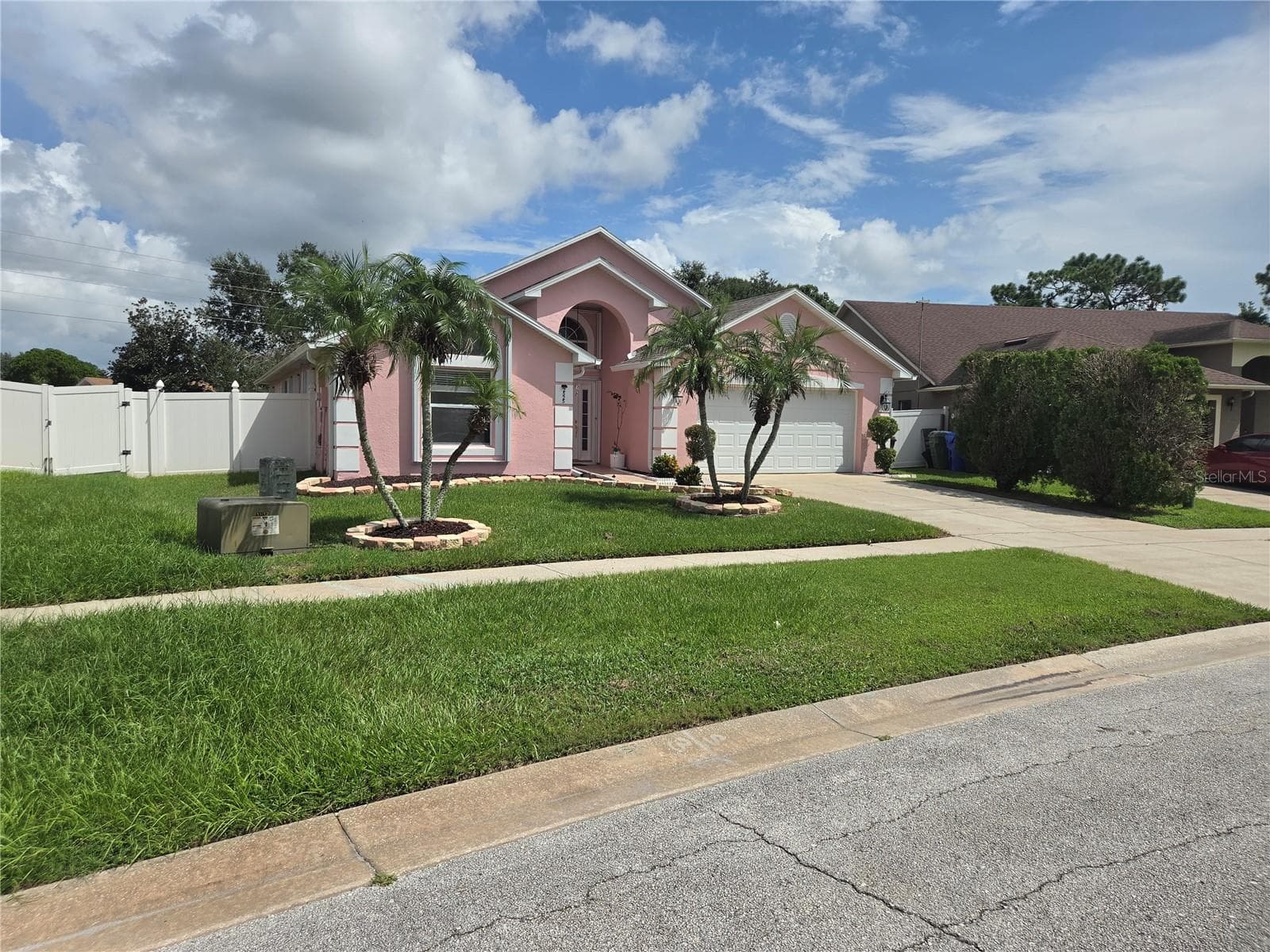 Single Family Residence at 2525 HIKERS CT, KISSIMMEE, photo 2 of 51
