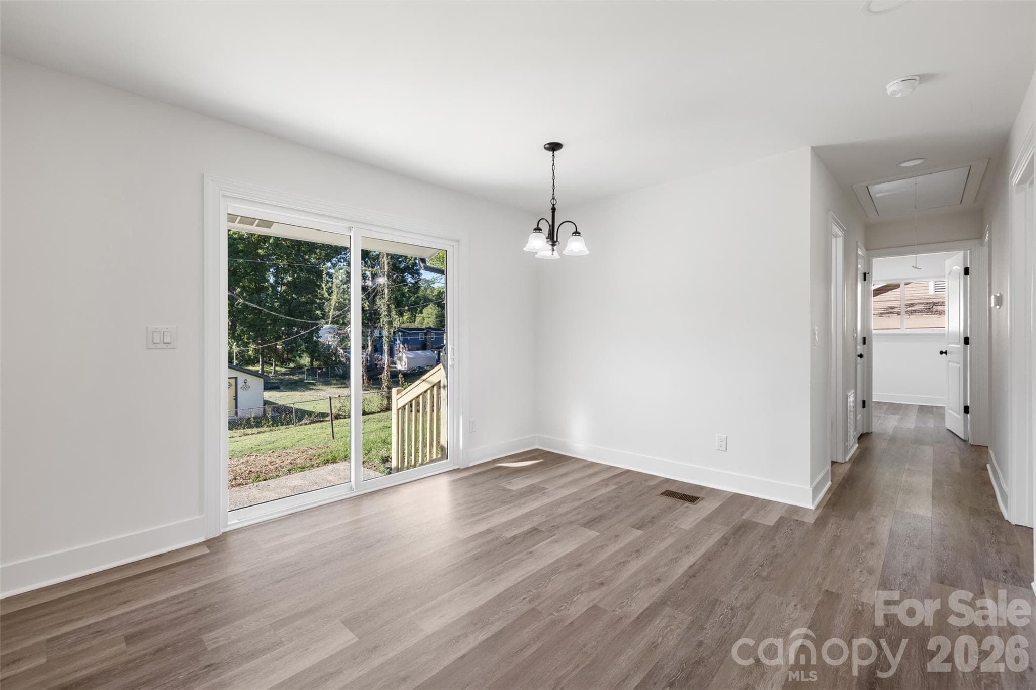 Single Family Residence at 5618 Snow White Lane, Charlotte, photo 10 of 25