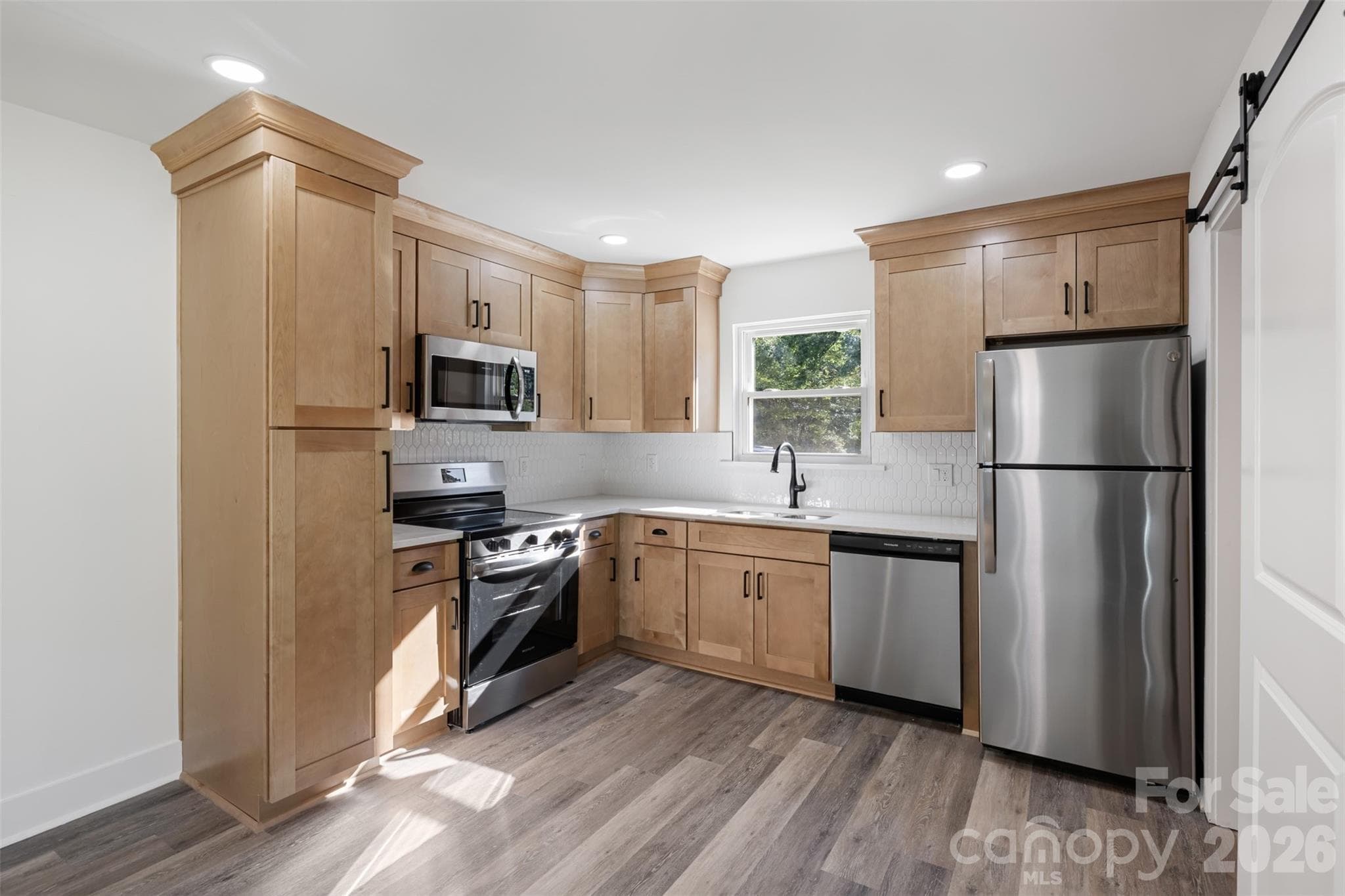 Single Family Residence at 5618 Snow White Lane, Charlotte, photo 11 of 25