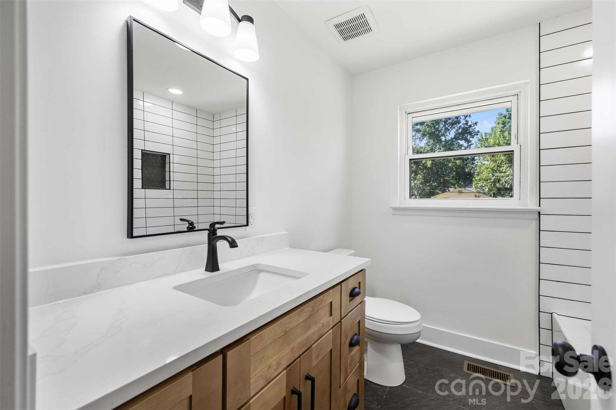 Single Family Residence at 5618 Snow White Lane, Charlotte, photo 12 of 25