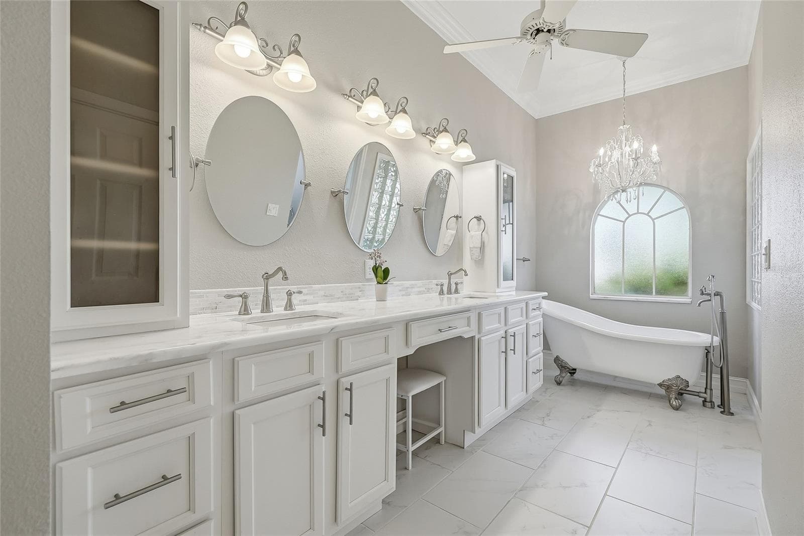 Oh my, the primary bathroom is an absolute dream. - 4851 WINDMILL PALM TER NE, ST PETERSBURG