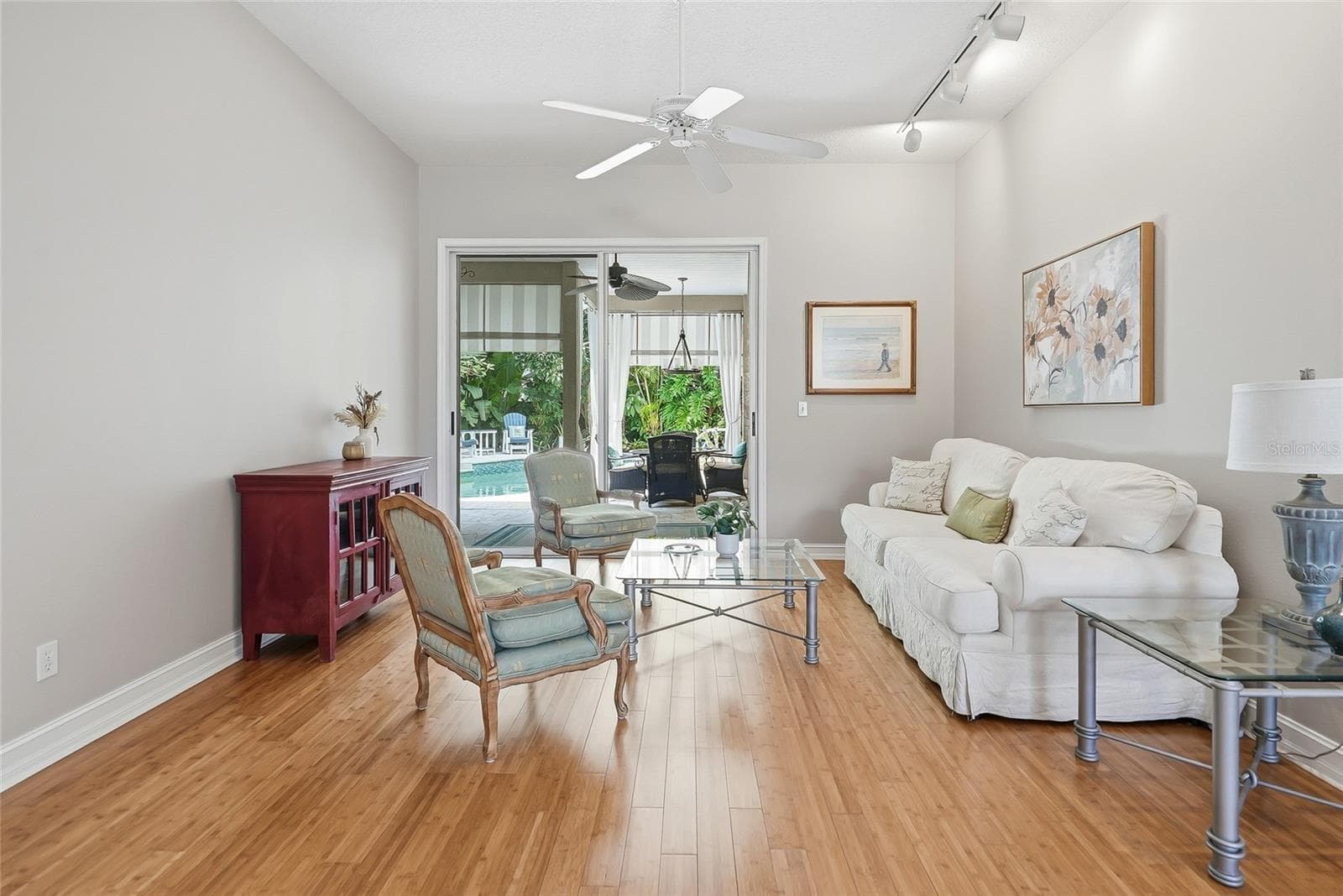 Such versatility in this home - create a second living room or your own unique space. - 4851 WINDMILL PALM TER NE, ST PETERSBURG
