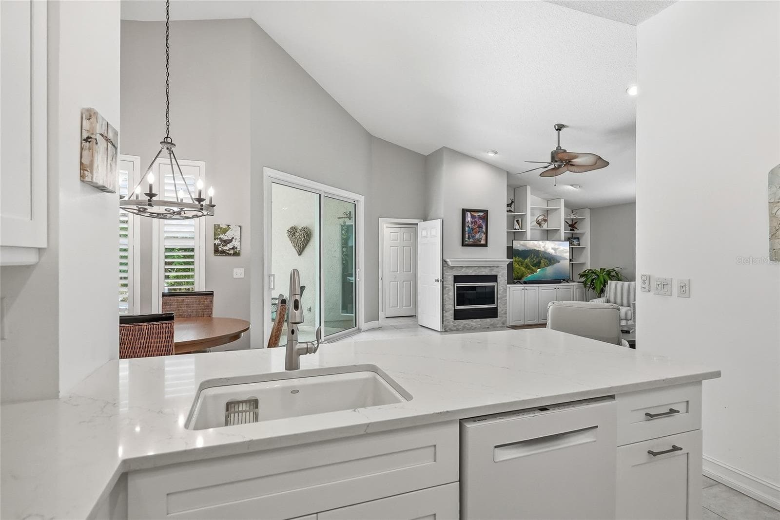 Excellent counter space for prep and food display. - 4851 WINDMILL PALM TER NE, ST PETERSBURG