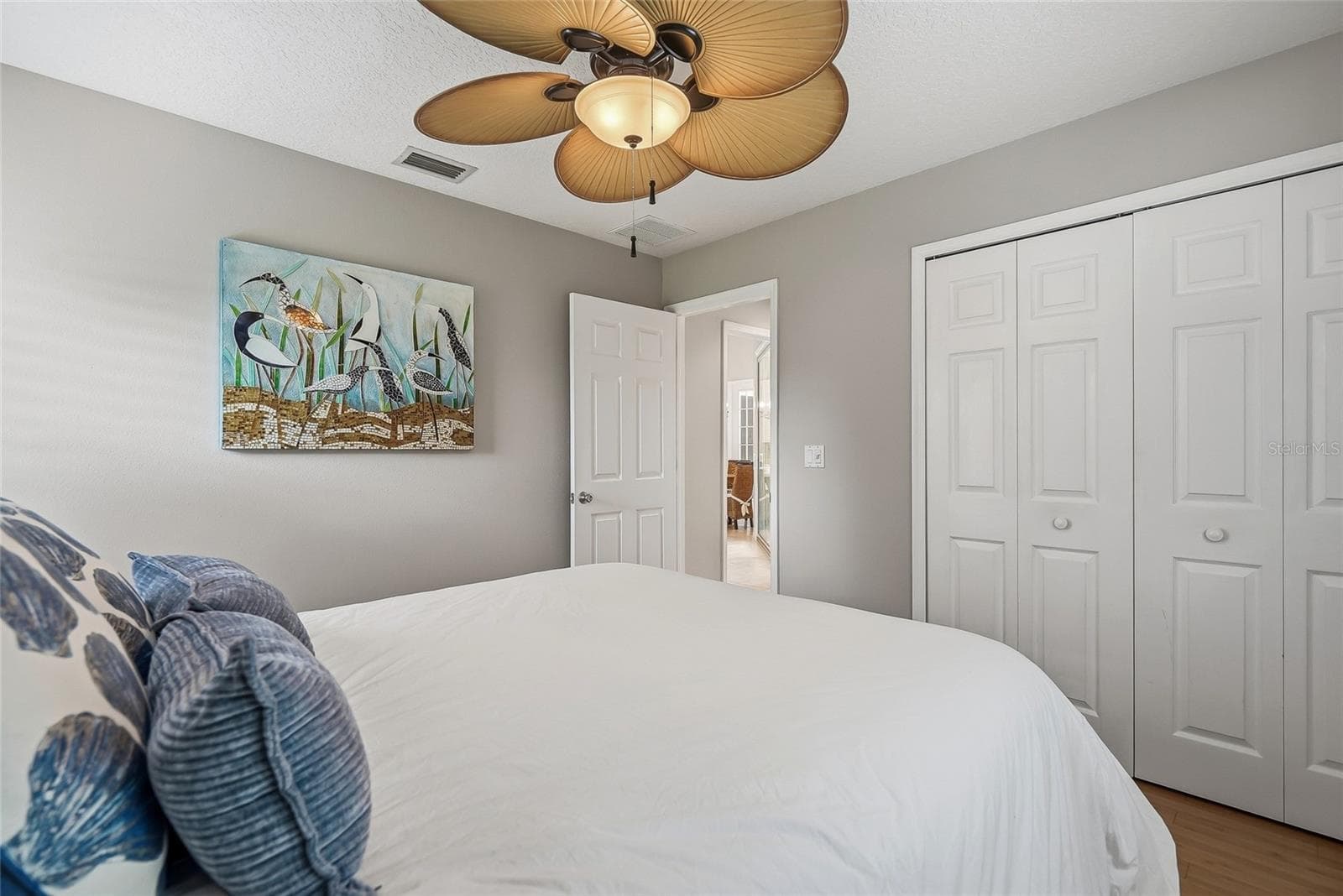 Guest bedroom in the rear of the home. - 4851 WINDMILL PALM TER NE, ST PETERSBURG