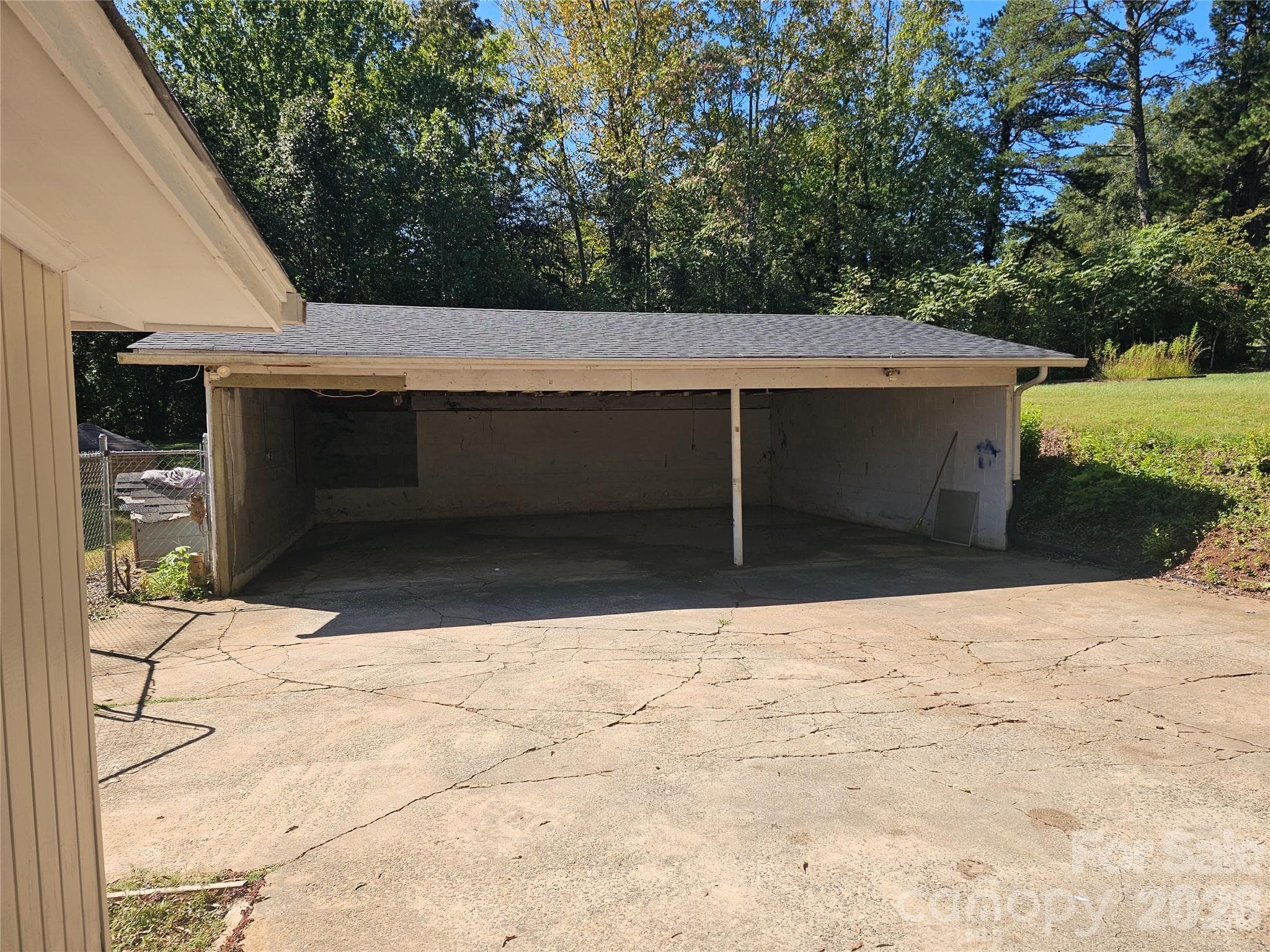 3 car garage (no garage doors) - 2782 West View Street, Hickory