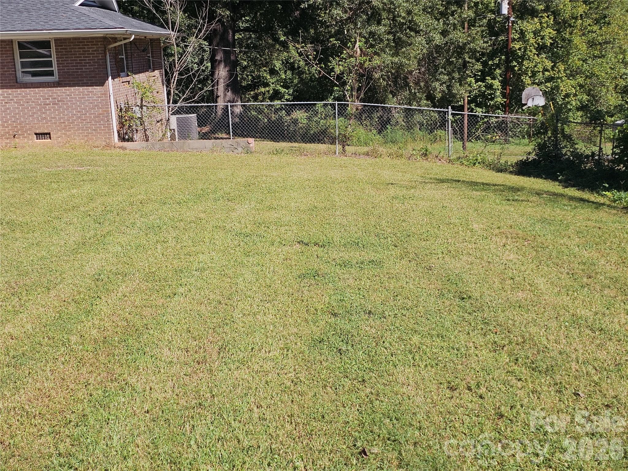 Single Family Residence at 2782 West View Street, Hickory, photo 23 of 32