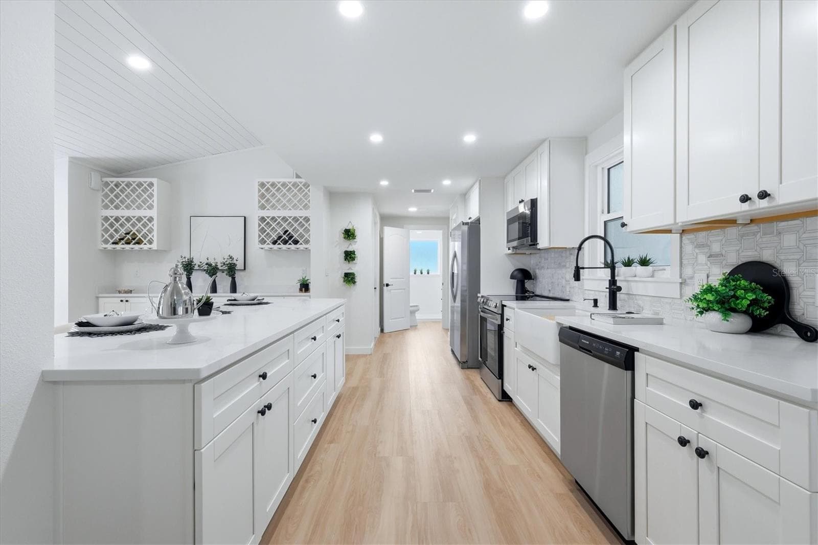 Single Family Residence at 512 SANTE JOSEPH ST, VENICE, photo 8 of 59