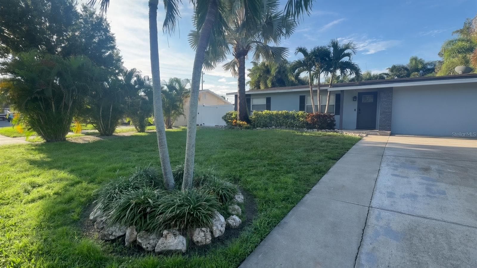 3176 STRATFORD DR.