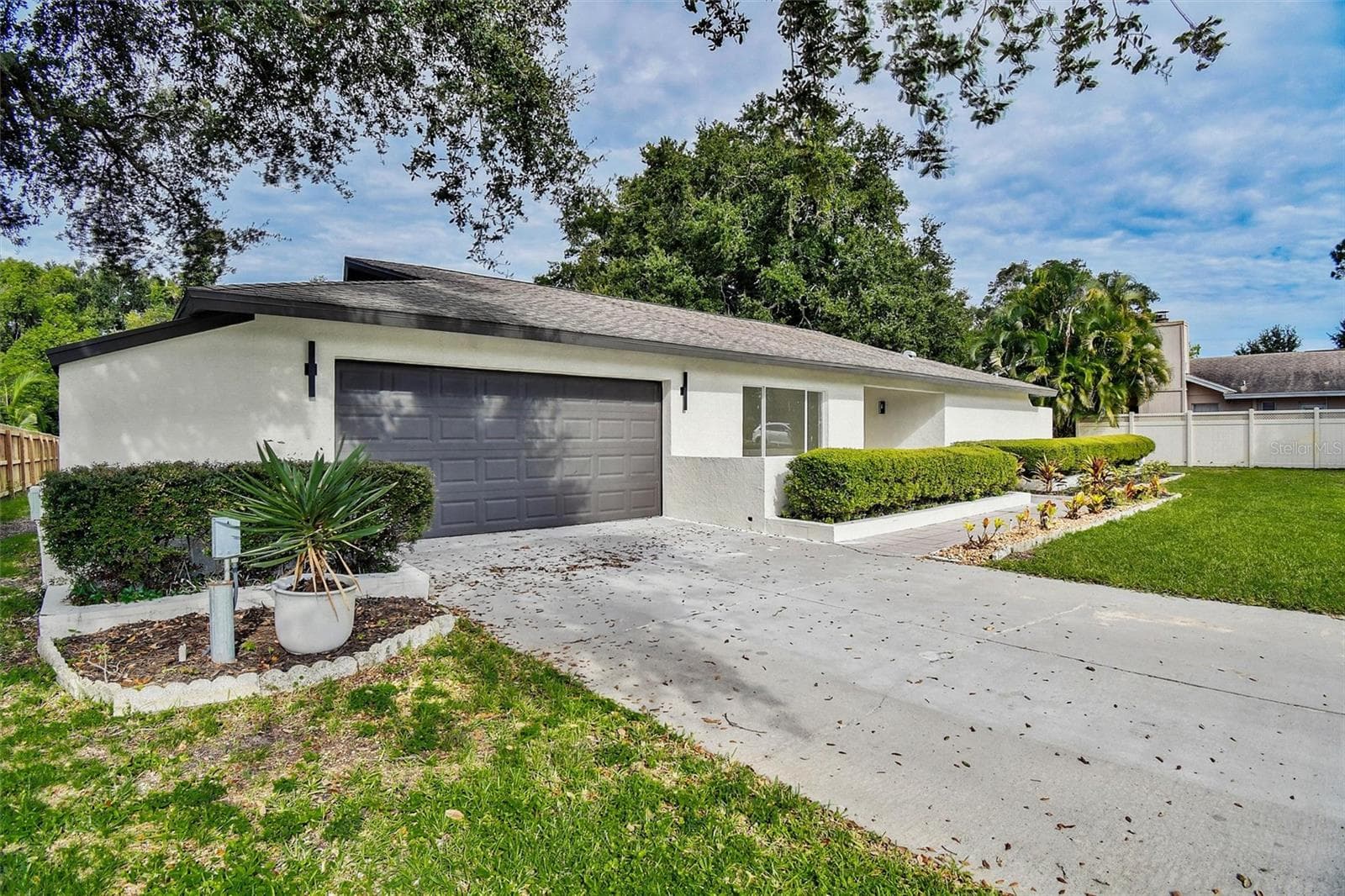 207 DUNBRIDGE DR