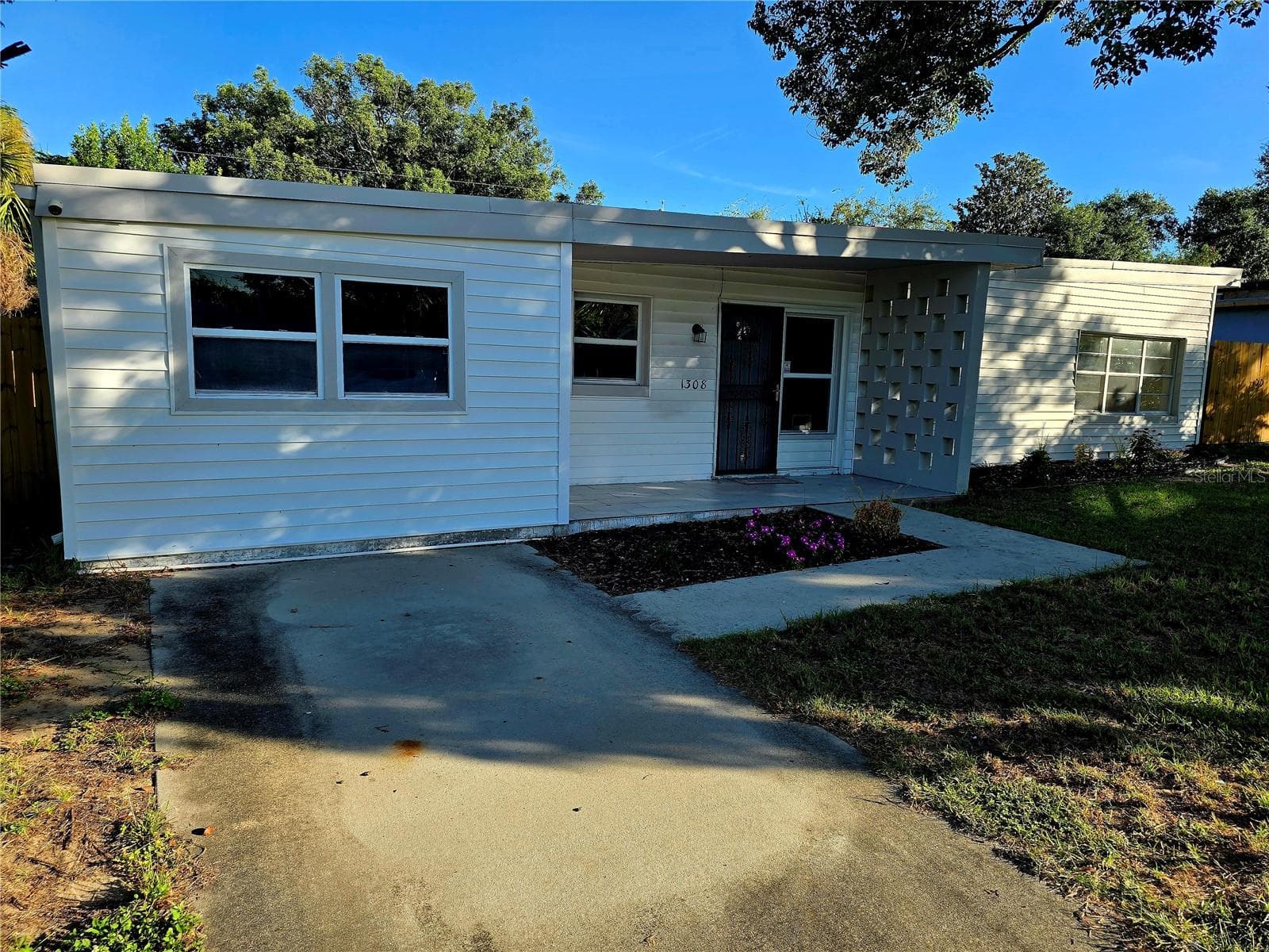 Single Family Residence at 1308 MOORE ST, DAYTONA BEACH, photo 3 of 48