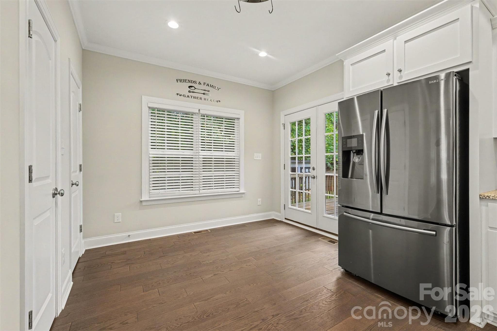 Single Family Residence at 3743 Travertine Drive, Lancaster, photo 12 of 35