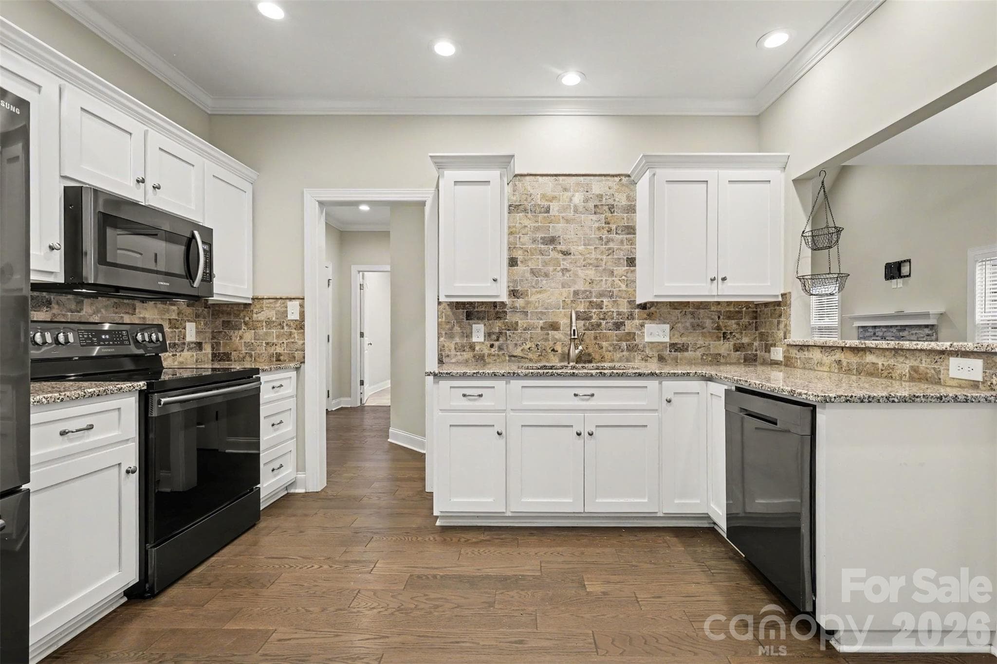 Single Family Residence at 3743 Travertine Drive, Lancaster, photo 13 of 35