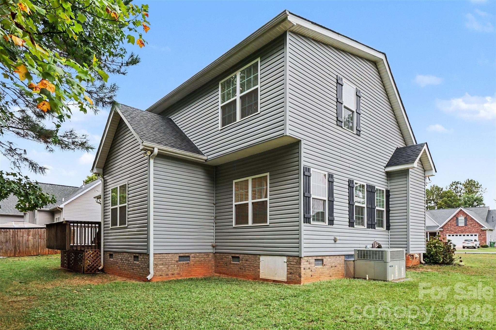 Privacy in the backyard overlooking the woods - 3743 Travertine Drive, Lancaster