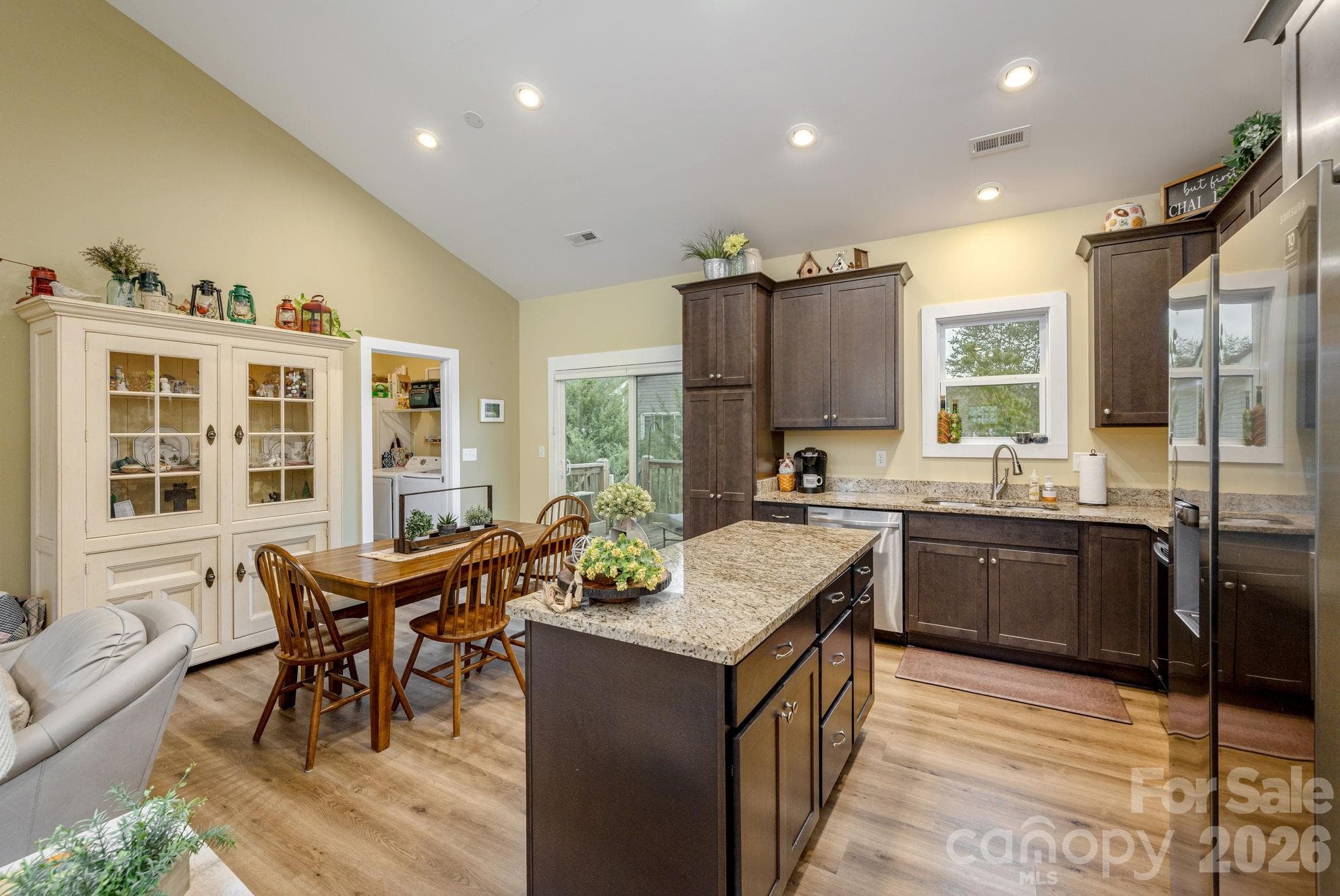 Single Family Residence at 27 Day Lilly Court, Hendersonville, photo 14 of 41
