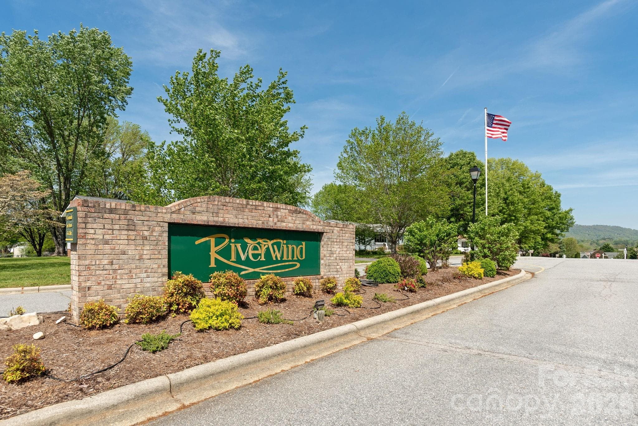 Entrance to Riverwind - 27 Day Lilly Court, Hendersonville